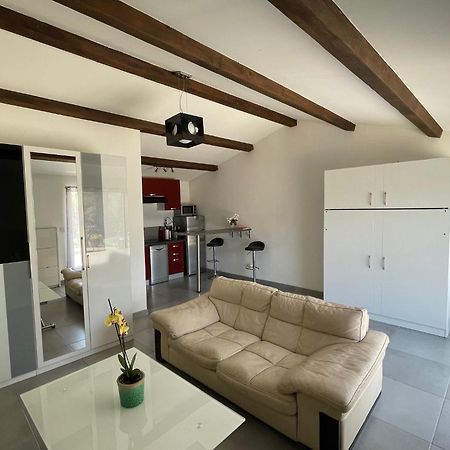 Studio Charmant Avec Terrasse Lançon-Provence Exterior foto