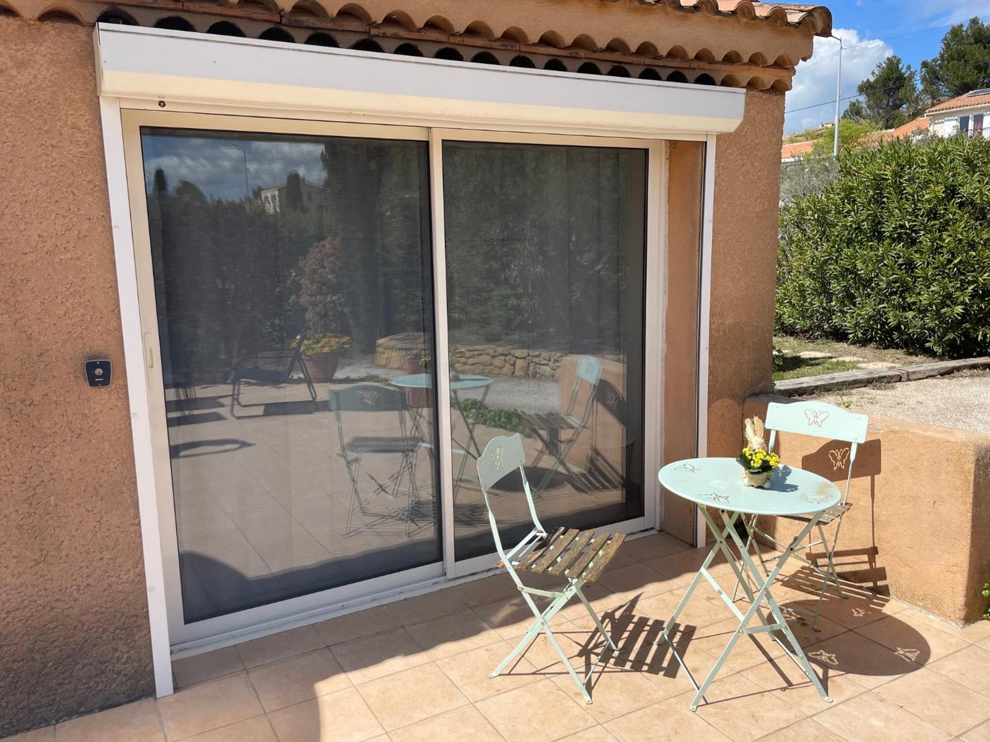 Studio Charmant Avec Terrasse Lançon-Provence Exterior foto